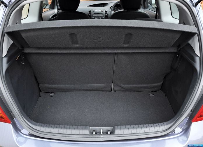 2009 Hyundai i20 3-door - фотография 27 из 31 2009 Hyundai i20 3-door - фотография 27 из 31