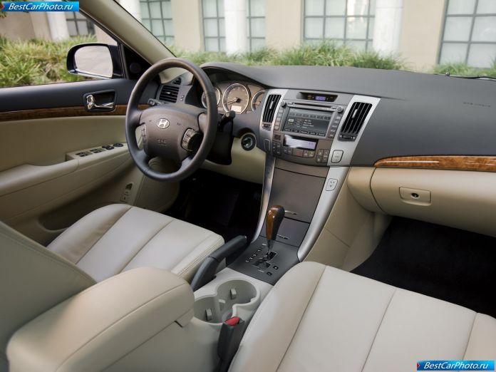 2009 Hyundai Sonata - фотография 8 из 18 2009 Hyundai Sonata - фотография 8 из 18