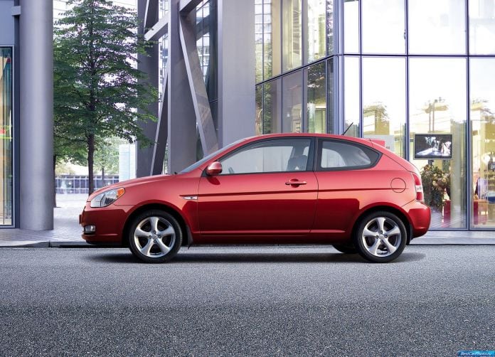 2010 Hyundai Accent - фотография 11 из 19 2010 Hyundai Accent - фотография 11 из 19