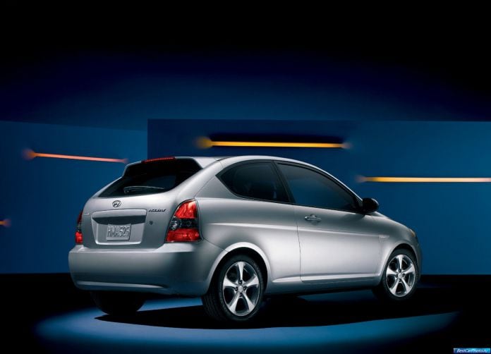 2010 Hyundai Accent - фотография 14 из 19 2010 Hyundai Accent - фотография 14 из 19
