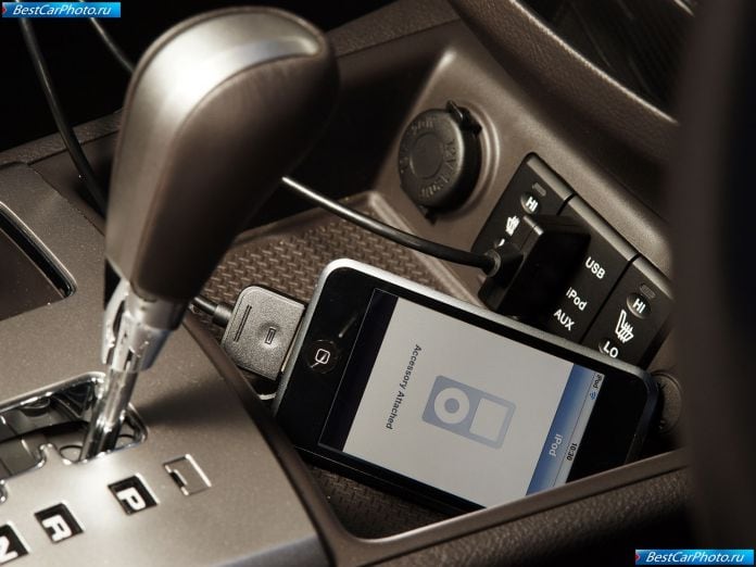 2010 Hyundai Santa Fe - фотография 23 из 29 2010 Hyundai Santa Fe - фотография 23 из 29