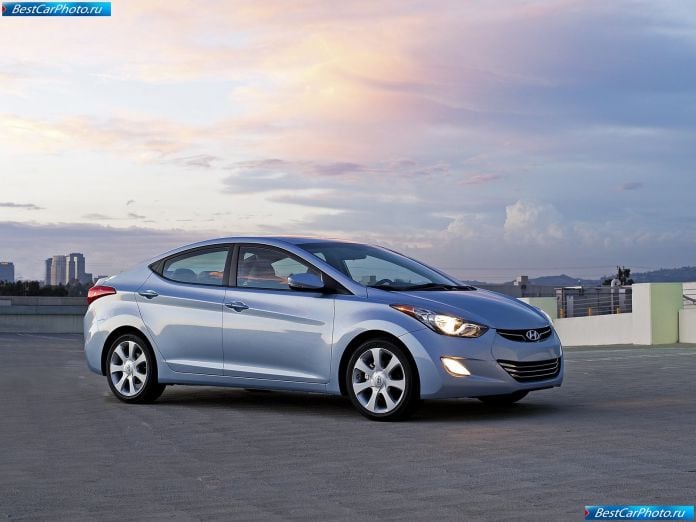 2011 Hyundai Elantra - фотография 4 из 26