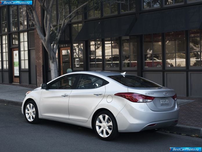 2011 Hyundai Elantra - фотография 15 из 26