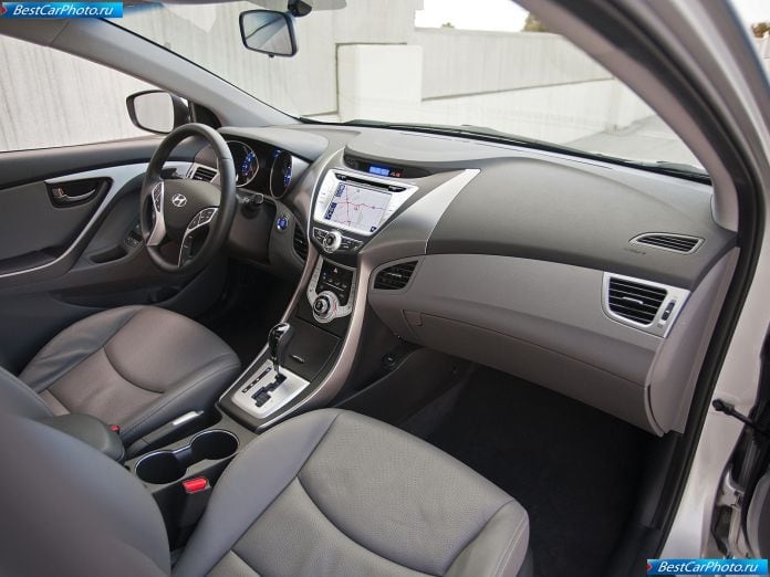 2011 Hyundai Elantra - фотография 20 из 26