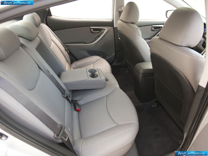 2011 Hyundai Elantra - фотография 24 из 26