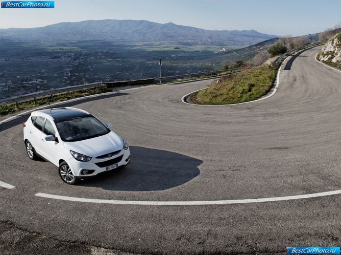 2011 Hyundai Ix35 - фотография 12 из 169 2011 Hyundai Ix35 - фотография 12 из 169