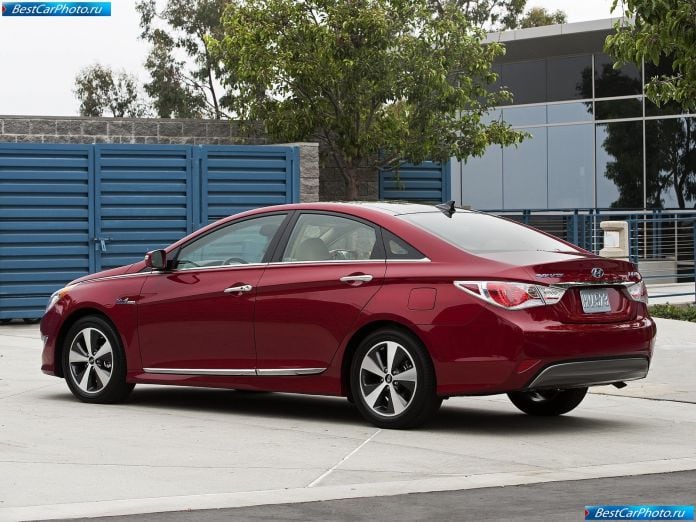 2011 Hyundai Sonata Hybrid - фотография 10 из 32 2011 Hyundai Sonata Hybrid - фотография 10 из 32
