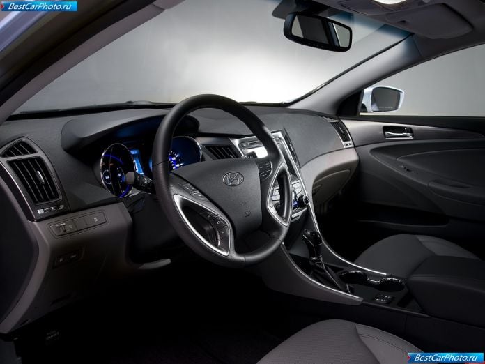 2011 Hyundai Sonata Hybrid - фотография 16 из 32 2011 Hyundai Sonata Hybrid - фотография 16 из 32