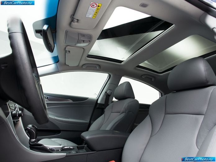 2011 Hyundai Sonata Hybrid - фотография 18 из 32 2011 Hyundai Sonata Hybrid - фотография 18 из 32