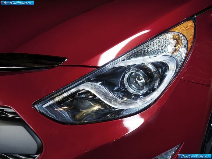 2011 Hyundai Sonata Hybrid - фотография 22 из 32