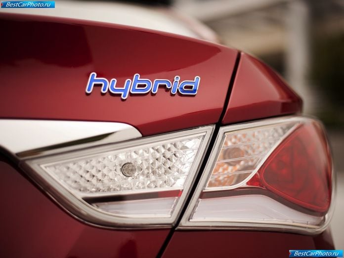 2011 Hyundai Sonata Hybrid - фотография 27 из 32