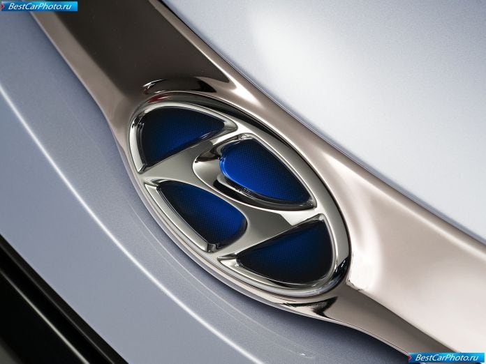 2011 Hyundai Sonata Hybrid - фотография 29 из 32 2011 Hyundai Sonata Hybrid - фотография 29 из 32