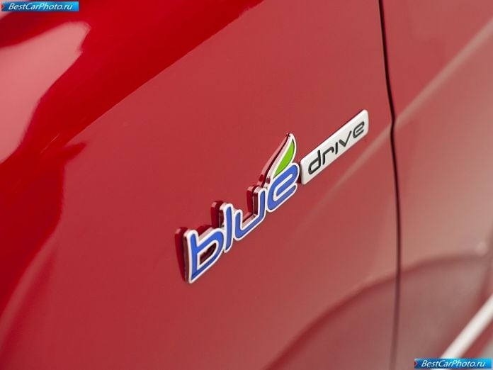 2011 Hyundai Sonata Hybrid - фотография 31 из 32 2011 Hyundai Sonata Hybrid - фотография 31 из 32