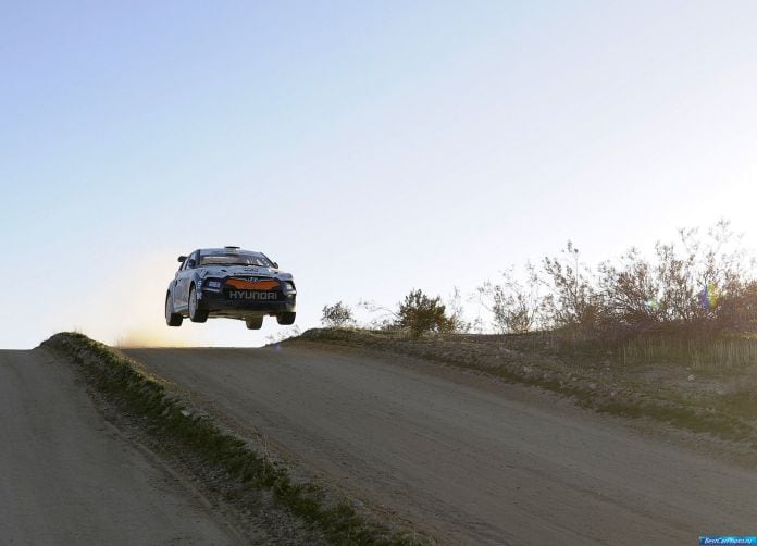 2011 Hyundai Veloster Rally Car - фотография 13 из 21