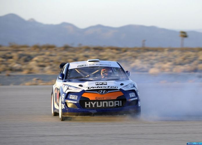 2011 Hyundai Veloster Rally Car - фотография 14 из 21 2011 Hyundai Veloster Rally Car - фотография 14 из 21