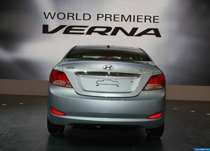 2011 Hyundai Verna - фотография 12 из 14