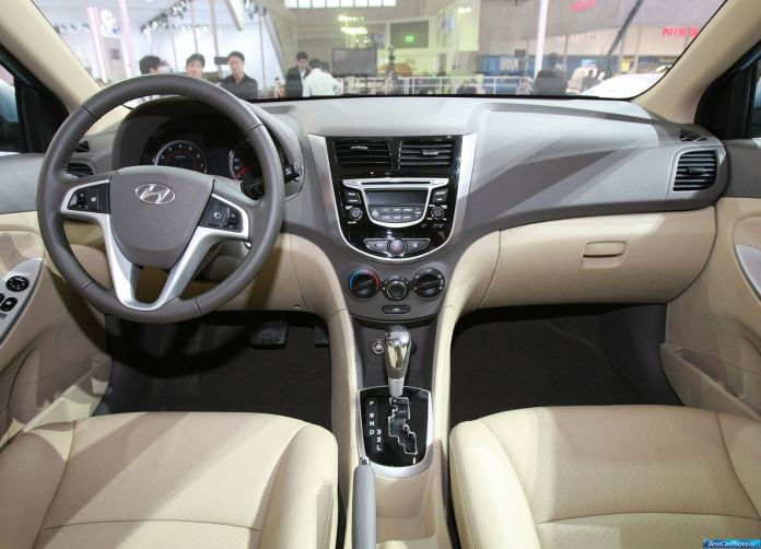 2011 Hyundai Verna - фотография 13 из 14