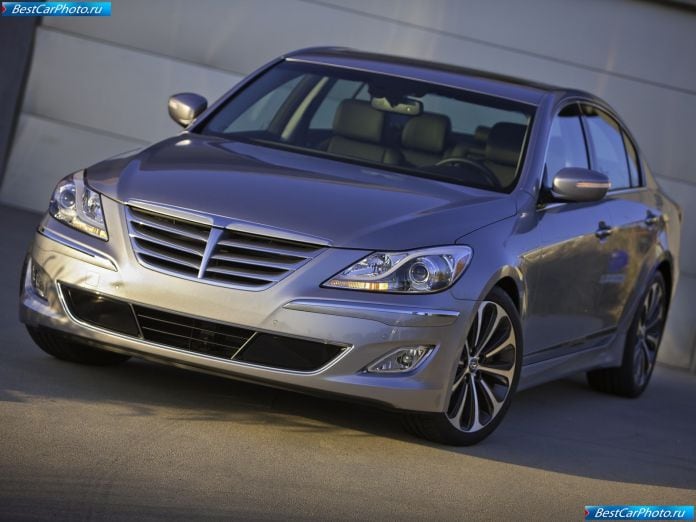 2012 Hyundai Genesis - фотография 4 из 30