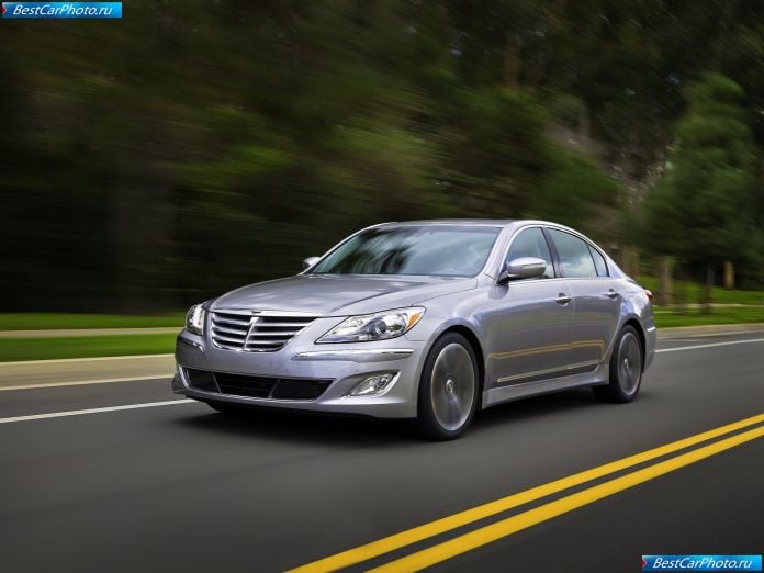 2012 Hyundai Genesis - фотография 8 из 30