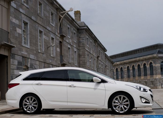 2012 Hyundai i40 Tourer UK Version - фотография 32 из 149 2012 Hyundai i40 Tourer UK Version - фотография 32 из 149