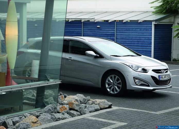 2012 Hyundai i40 Wagon - фотография 28 из 124 2012 Hyundai i40 Wagon - фотография 28 из 124