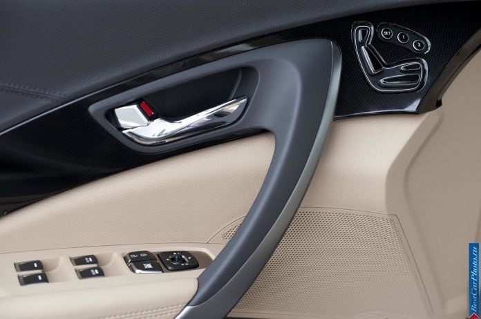 2012 Hyundai Azera - фотография 15 из 41 2012 Hyundai Azera - фотография 15 из 41