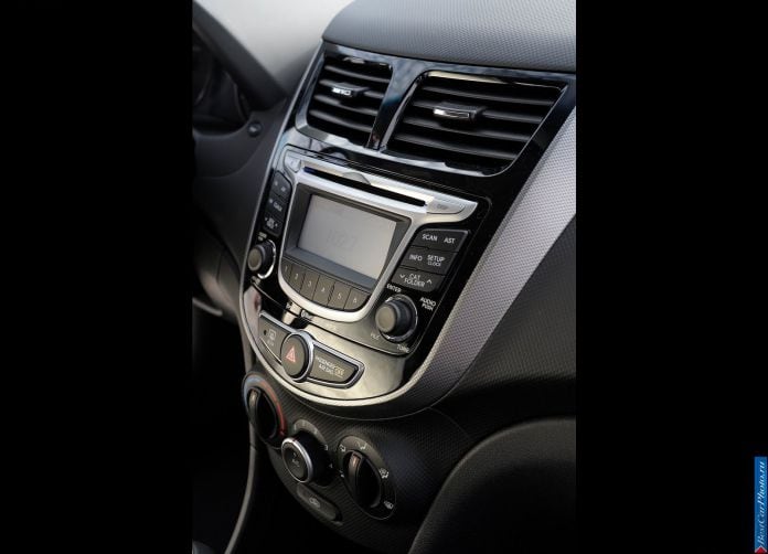 2012 Hyundai Solaris / Accent - фотография 46 из 46