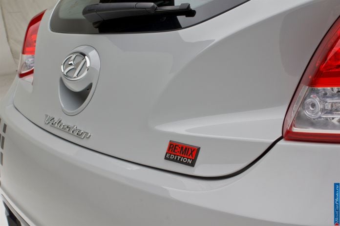 2012 Hyundai Veloster ReMix Edition - фотография 6 из 18 2012 Hyundai Veloster ReMix Edition - фотография 6 из 18