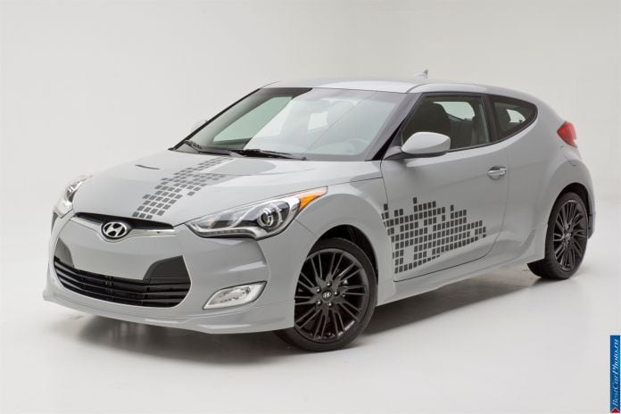 2012 Hyundai Veloster ReMix Edition - фотография 8 из 18 2012 Hyundai Veloster ReMix Edition - фотография 8 из 18