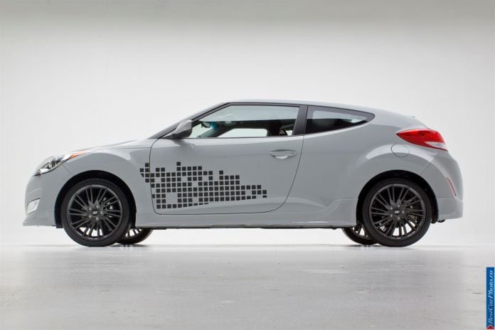 2012 Hyundai Veloster ReMix Edition - фотография 18 из 18