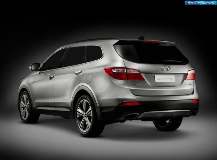 2013 Hyundai Santa Fe - фотография 4 из 64