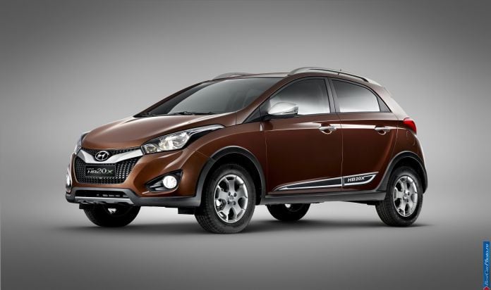 2013 Hyundai HB20x - фотография 1 из 3