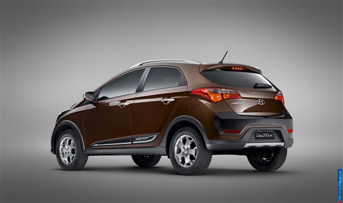 2013 Hyundai HB20x - фотография 2 из 3