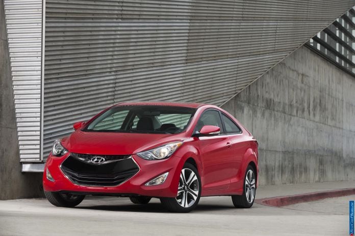 2013 Hyundai Elantra Coupe - фотография 1 из 18 2013 Hyundai Elantra Coupe - фотография 1 из 18