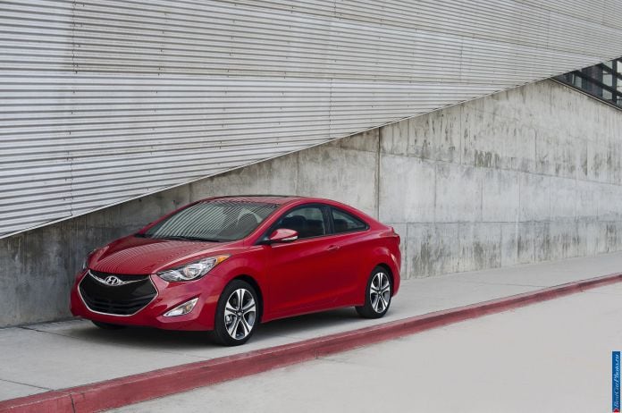 2013 Hyundai Elantra Coupe - фотография 2 из 18 2013 Hyundai Elantra Coupe - фотография 2 из 18