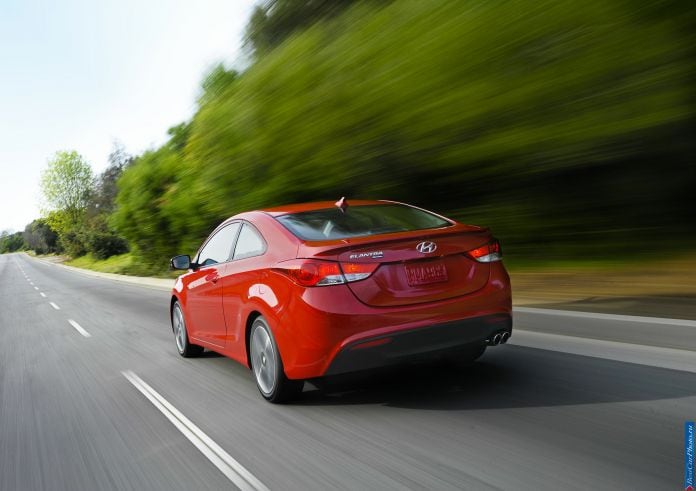 2013 Hyundai Elantra Coupe - фотография 8 из 18 2013 Hyundai Elantra Coupe - фотография 8 из 18