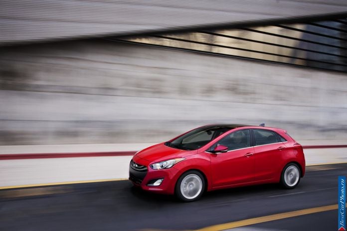 2013 Hyundai Elantra GT - фотография 4 из 29