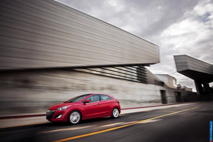 2013 Hyundai Elantra GT - фотография 9 из 29