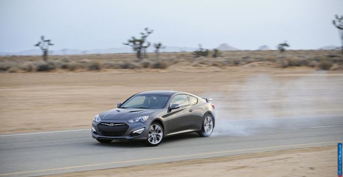2013 Hyundai Genesis Coupe - фотография 32 из 50 2013 Hyundai Genesis Coupe - фотография 32 из 50