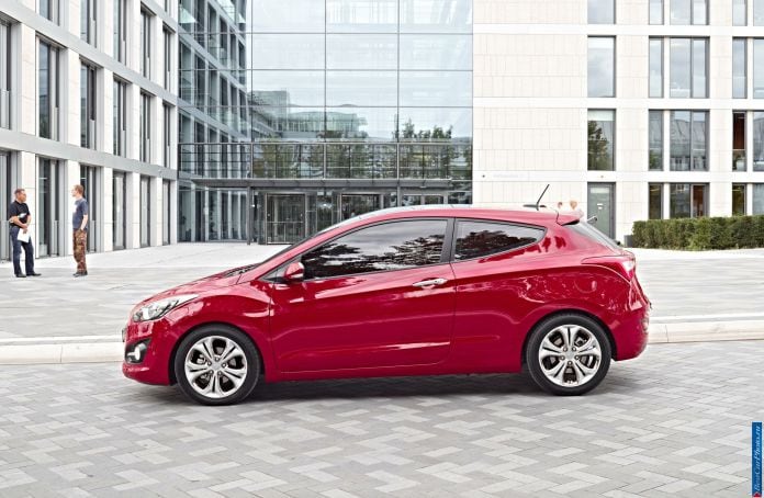 2013 Hyundai i30 3doors - фотография 36 из 88 2013 Hyundai i30 3doors - фотография 36 из 88