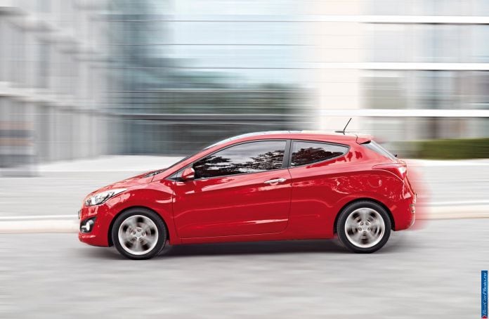 2013 Hyundai i30 3doors - фотография 37 из 88 2013 Hyundai i30 3doors - фотография 37 из 88