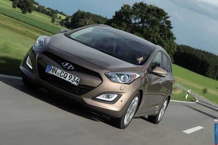 2013 Hyundai i30 wagon - фотография 32 из 141 2013 Hyundai i30 wagon - фотография 32 из 141