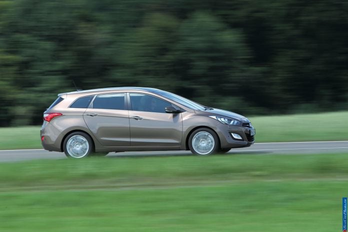 2013 Hyundai i30 wagon - фотография 42 из 141 2013 Hyundai i30 wagon - фотография 42 из 141