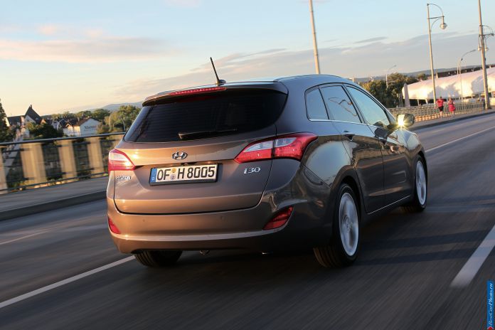 2013 Hyundai i30 wagon - фотография 62 из 141 2013 Hyundai i30 wagon - фотография 62 из 141