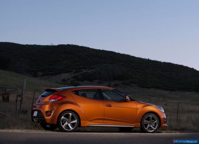 2013 Hyundai Veloster Turbo - фотография 16 из 59