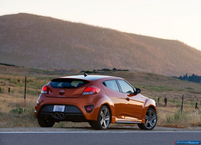 2013 Hyundai Veloster Turbo - фотография 19 из 59