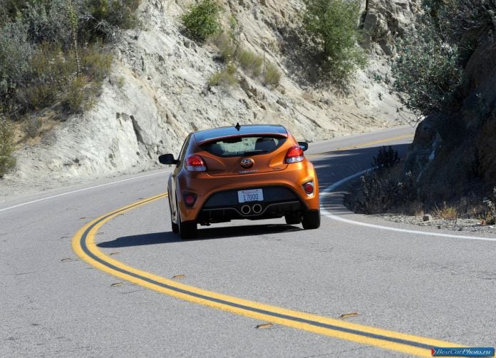 2013 Hyundai Veloster Turbo - фотография 32 из 59
