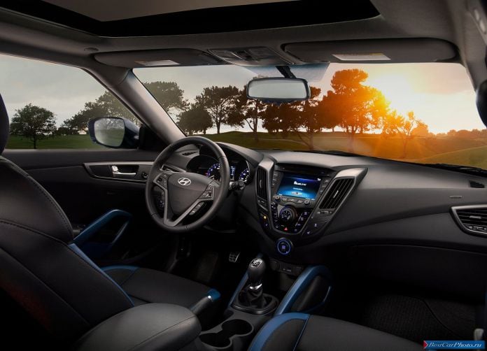 2013 Hyundai Veloster Turbo - фотография 34 из 59