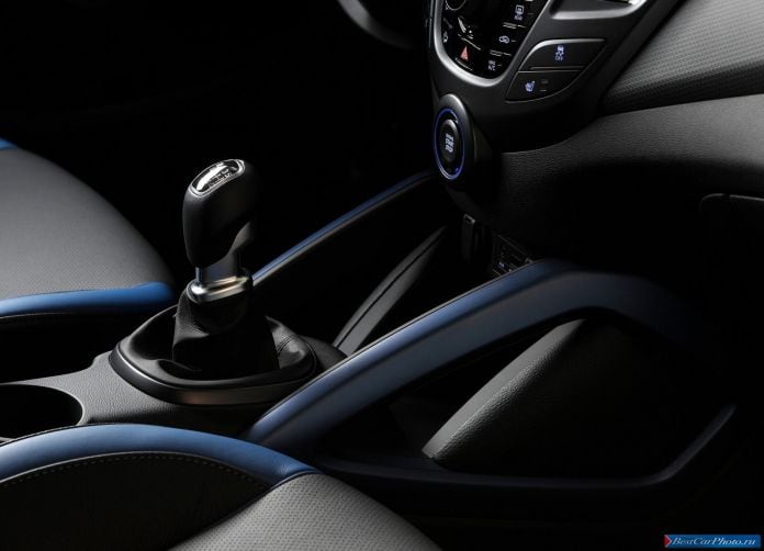 2013 Hyundai Veloster Turbo - фотография 47 из 59
