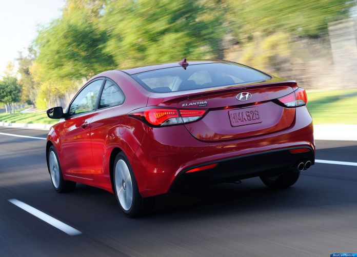 2014 Hyundai Elantra Coupe - фотография 11 из 25